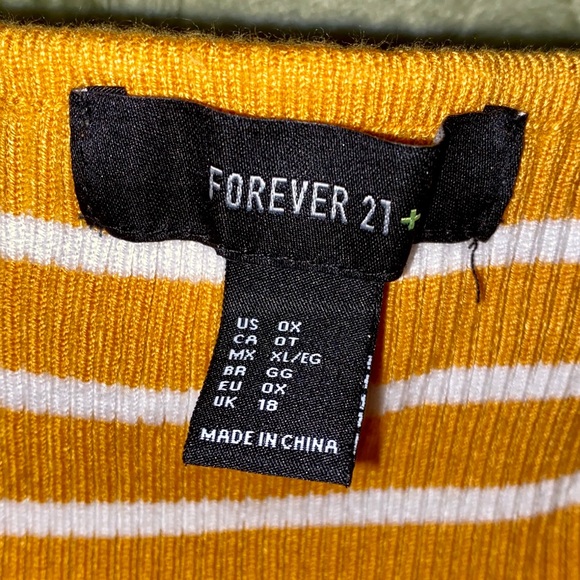 Forever 21+ Top - Picture 3 of 3